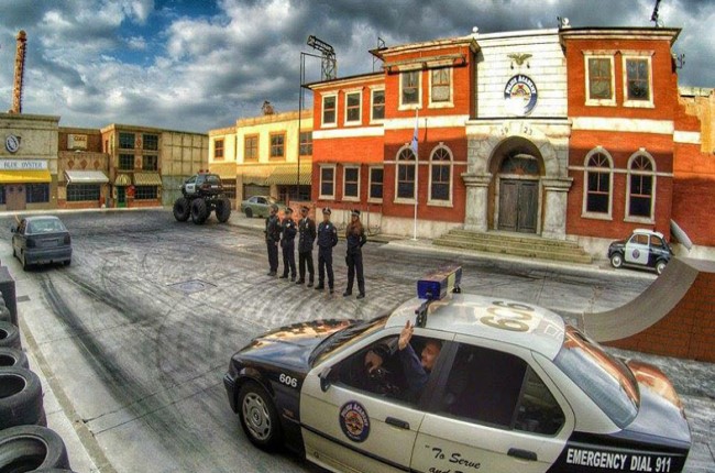 Loca Academia de Policia Warner Madrid