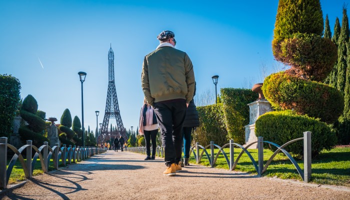 torre eiffel parque europa madrid