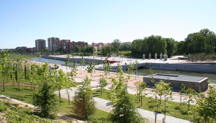 Explanada del puente del Rey Madrid Río