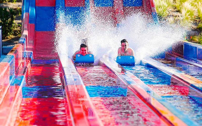 atraccion superman el vuelo en warner beach